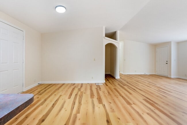 Building Photo - 6422 SE 144th Ln