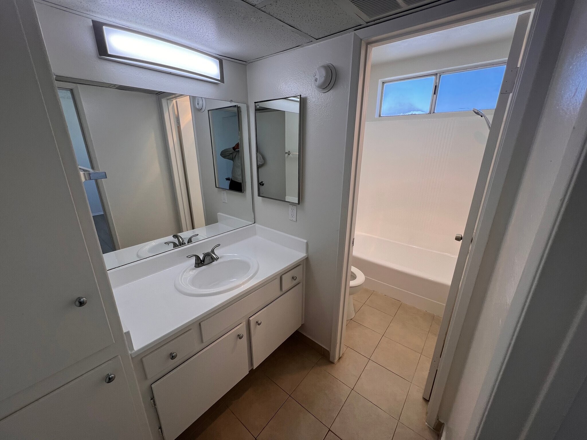 Building Photo - 4424 Woodman Ave