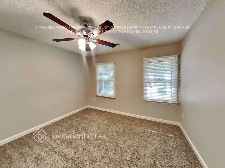 Building Photo - 5601 Flagstop Ct