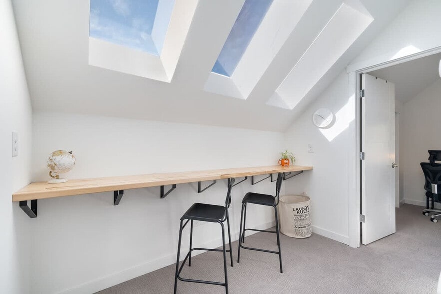 Building Photo - 703 N 104th St