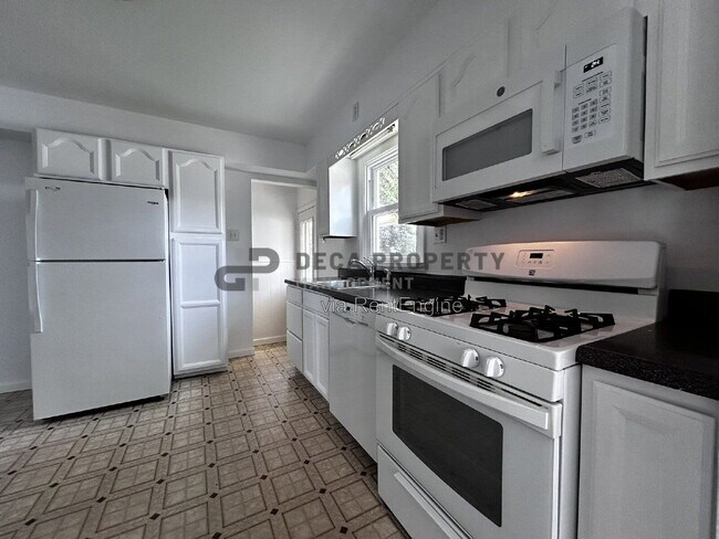 Building Photo - 10922 Juniper Ct