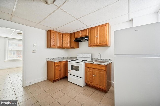 Building Photo - 6106 N Norwood St