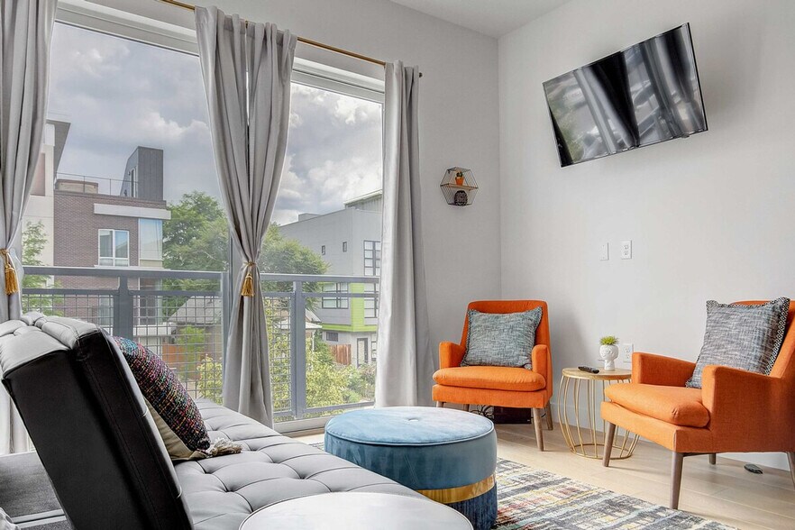 Building Photo - 2530 Lawrence St