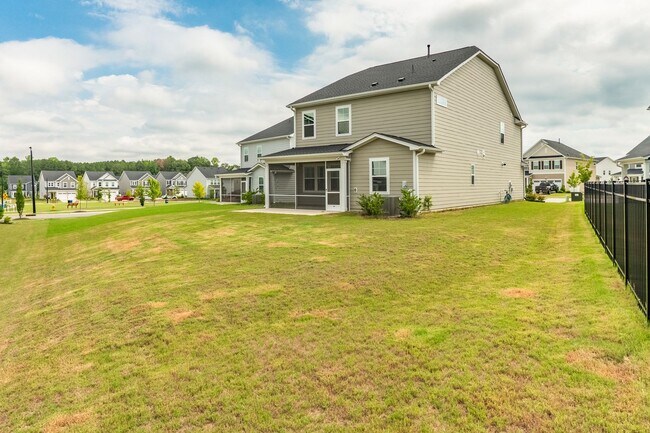 Building Photo - 504 Spotted Fawn Ct