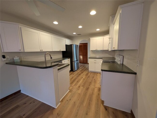 Building Photo - 3741 Thornbush Ln