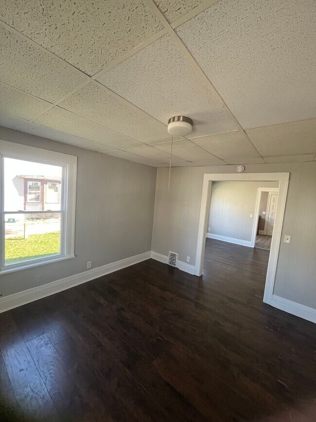 Building Photo - 142-144 Bowman St