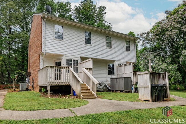 Building Photo - 215 Jennings Mill Rd