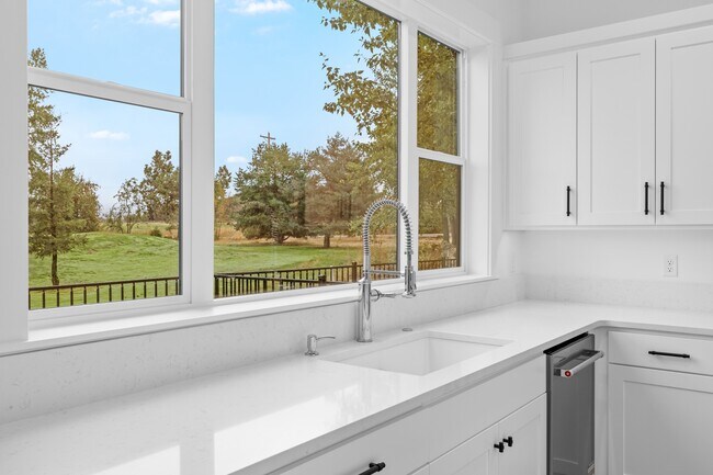 Building Photo - 109 Golf View Dr