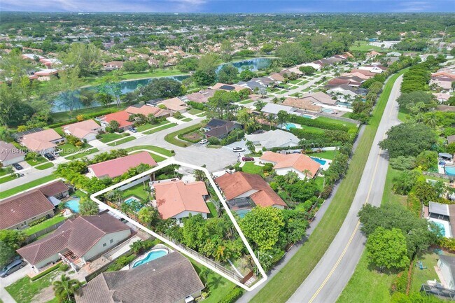 Building Photo - 7425 Silver Woods Ct