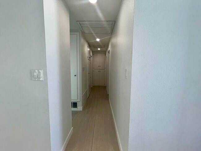 Building Photo - Spacious 3bed 2bath House for Rent in Garden Grove