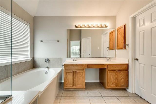 Building Photo - 409 Knoll Park Ct