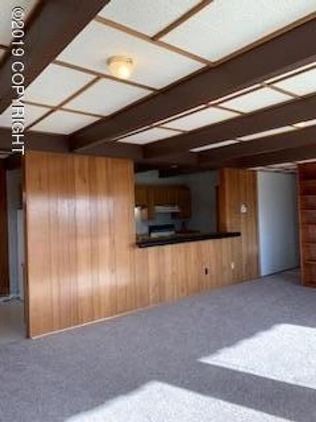 Building Photo - Quiet home in South Anchorage with Views