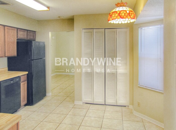 Building Photo - 8155 Crosswind Rd