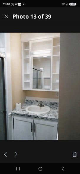 Building Photo - 8732 Bella Vista Dr