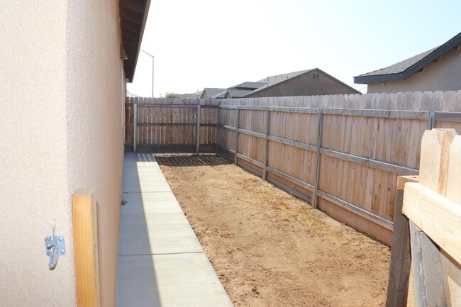 Building Photo - 1884 Clover Drive