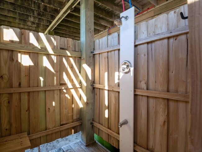 Building Photo - On Porpoise @ 36 Porpoise Place