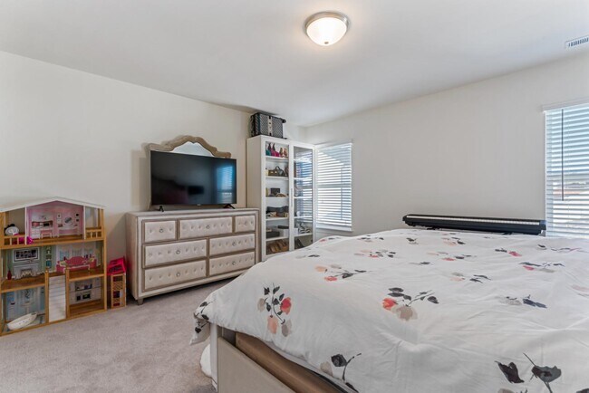 Building Photo - 116 Farrier Ln