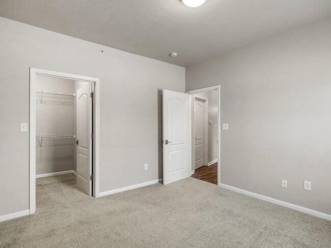 Building Photo - 12926 University Crescent