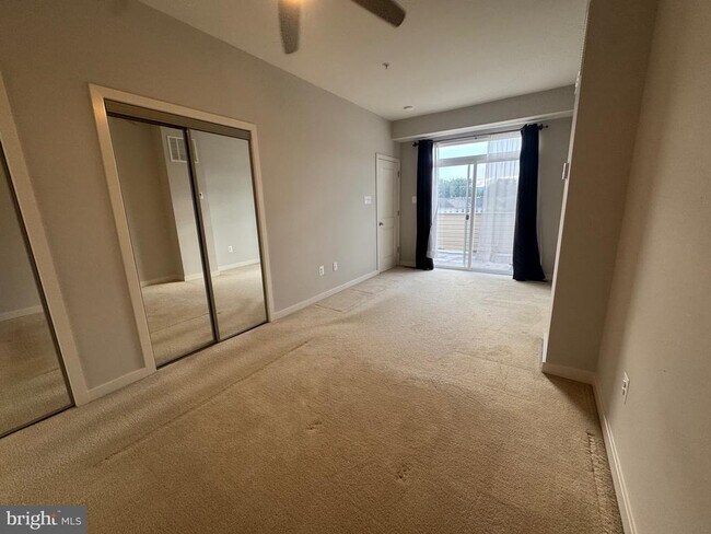 Building Photo - 1415 Trafalgar Ln