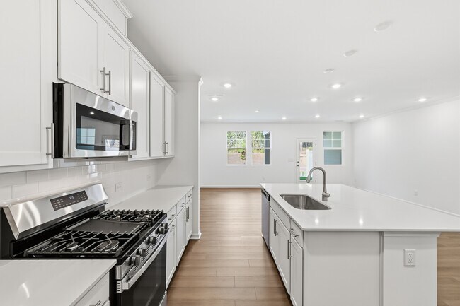 Building Photo - 216 Deercroft Dr