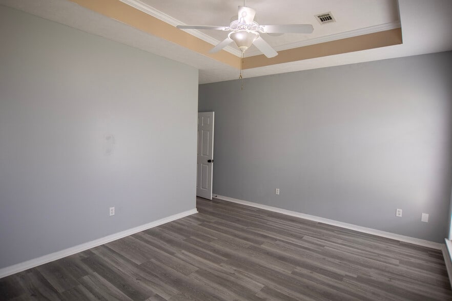 Master Bedroom - 106 Hanover Cove