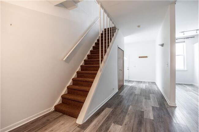 Building Photo - 1844 W Henderson St