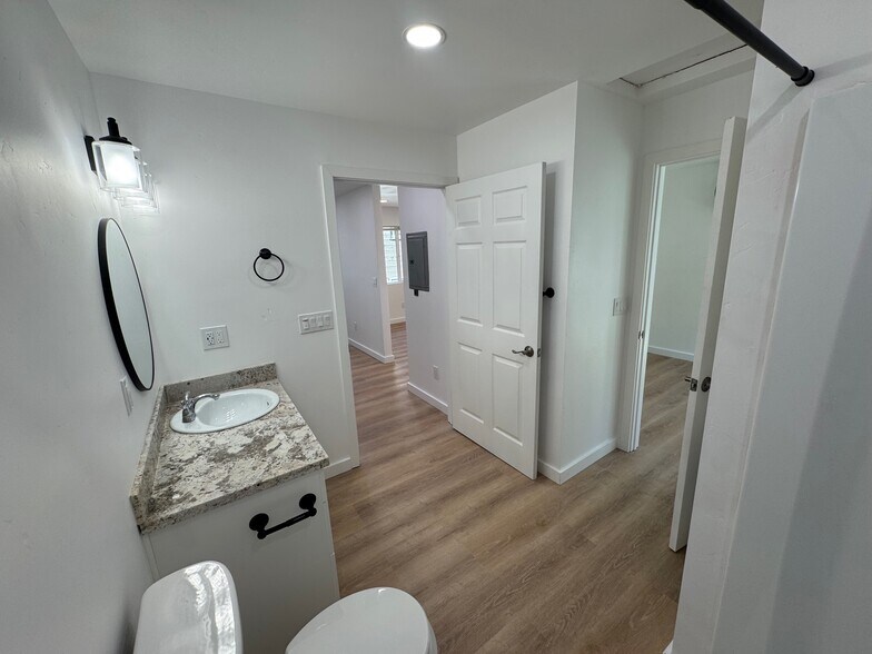 Building Photo - 1226 E St