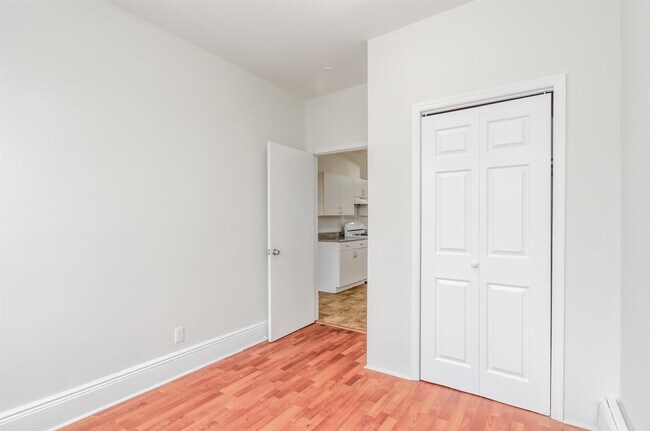 Building Photo - 121 W 19th St