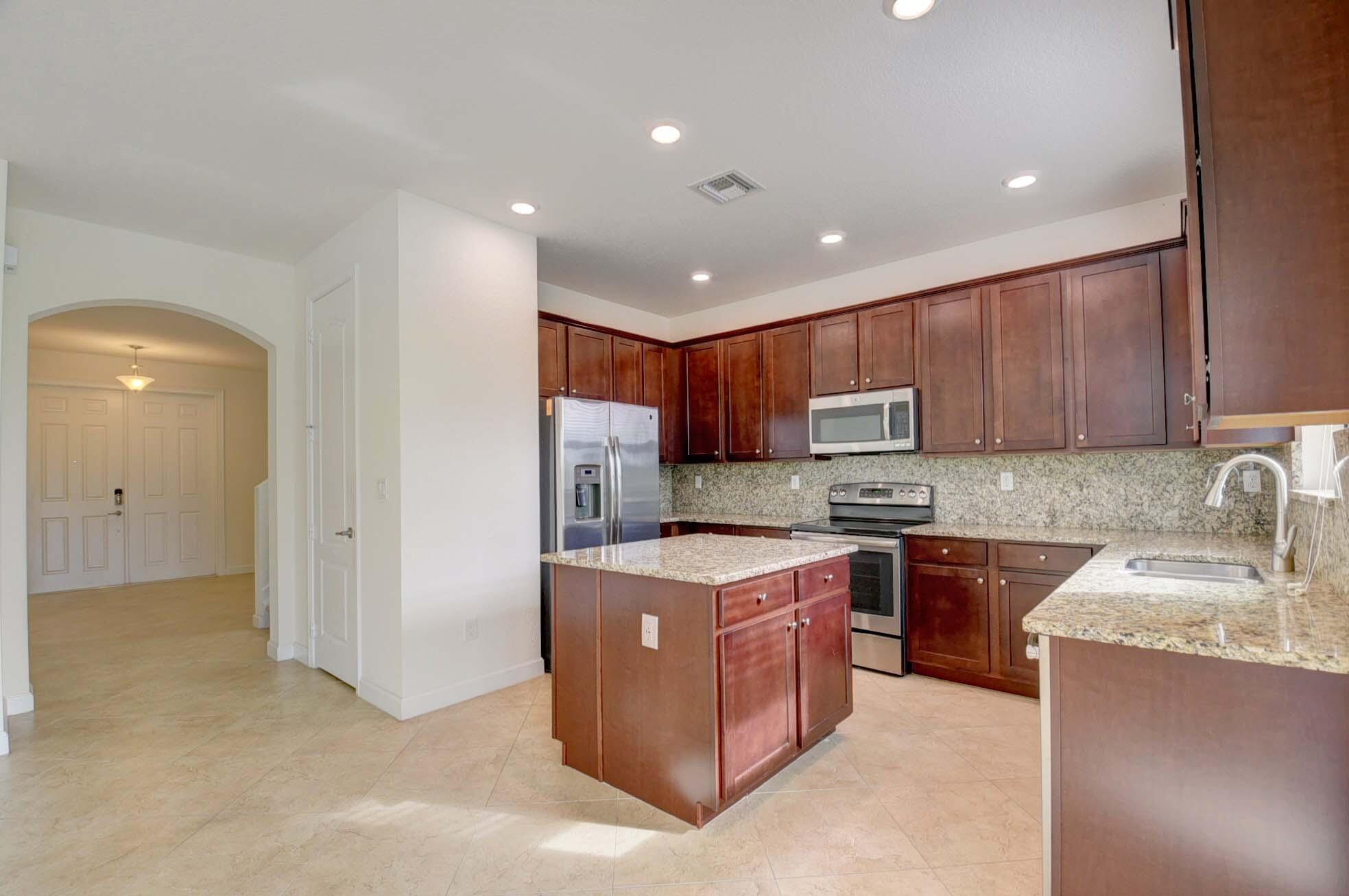 Building Photo - 8834 Willow Cove Ln