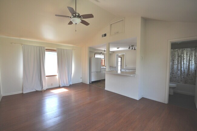 Building Photo - 19006 W Edwards Rd