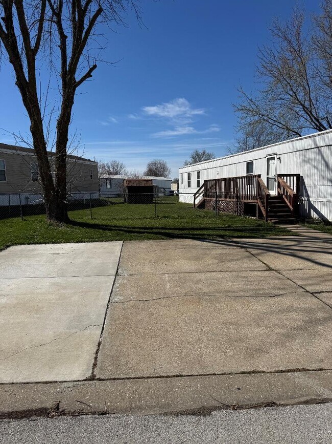 Building Photo - 1311 Melinda Dr