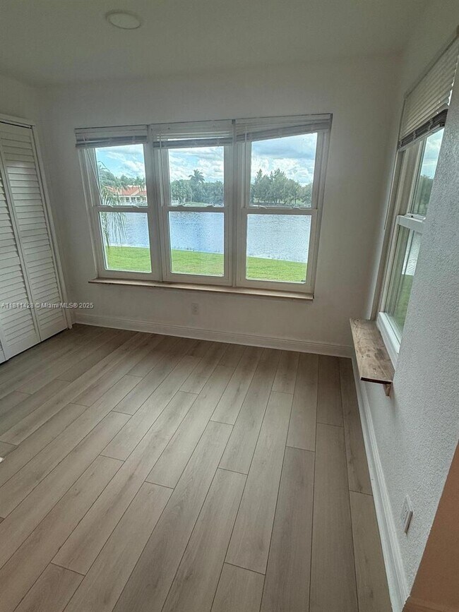 Building Photo - 12510 Vista Isles Dr