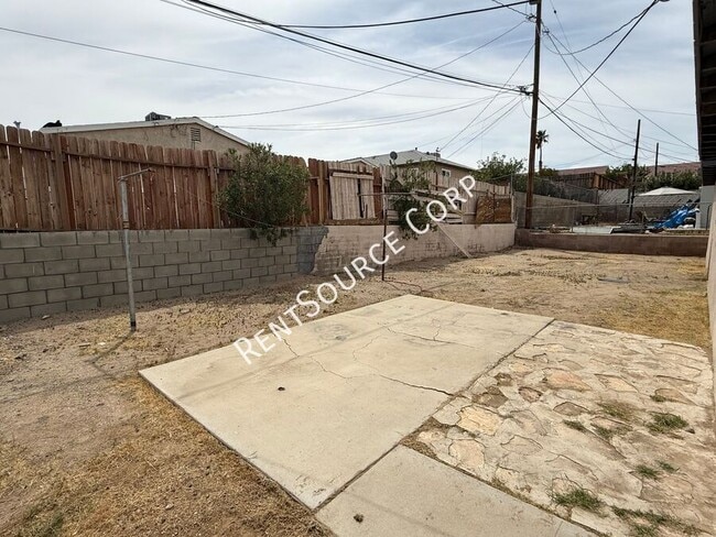 Building Photo - 319 Melissa Ave