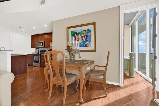 Building Photo - 5925 Almeda Rd