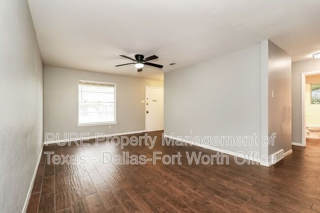 Building Photo - 4256 Ambrose Dr