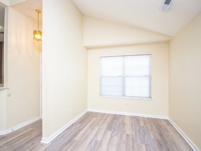 Building Photo - Location...Location....Location in Madison!