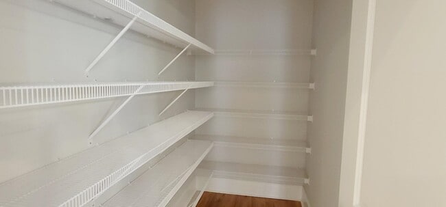 Building Photo - 5848 Vlg Rdg Wy