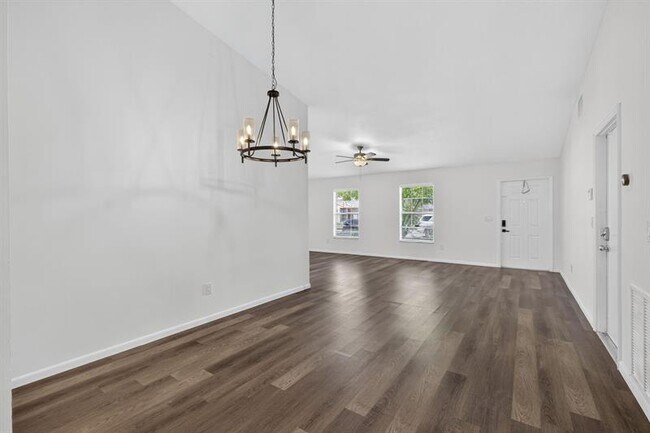 Building Photo - 5058 Canal Cir E