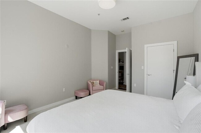 Building Photo - 870 Inman Vlg Pkwy NE