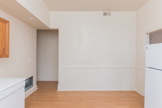 Building Photo - 1401 W Huron St