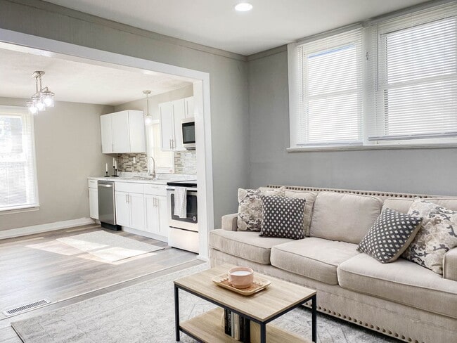 Building Photo - Beautiful 3 Bedroom Home!