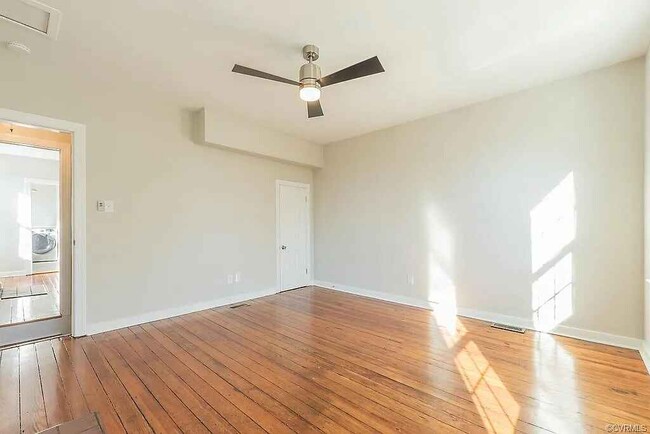 Building Photo - 2 N Plum St