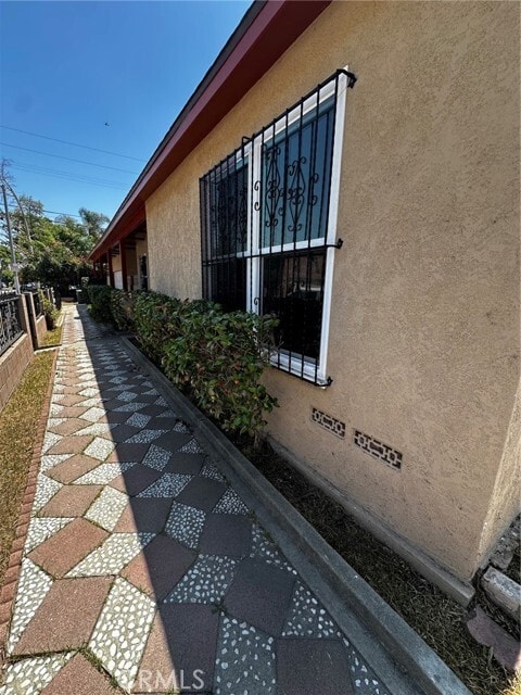 Building Photo - 3040 Seminole Ave