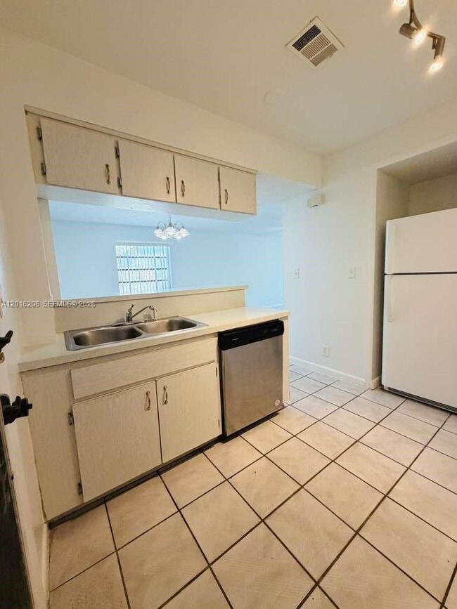 Building Photo - 9150 NW 38th Dr