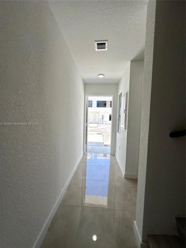 Building Photo - 14577 SW 261 St Ter