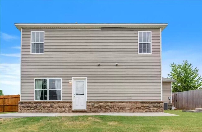 Building Photo - 3 Bed | 2.5 Bath in Broken Arrow!