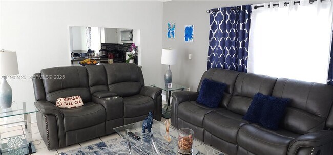 Building Photo - 9829 SW 221st St Rd