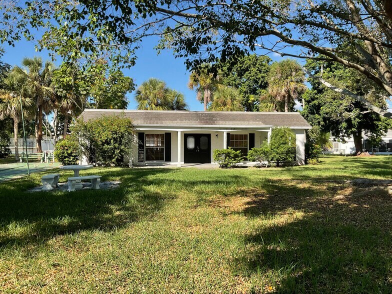 Building Photo - 4511 3rd Street Cir W