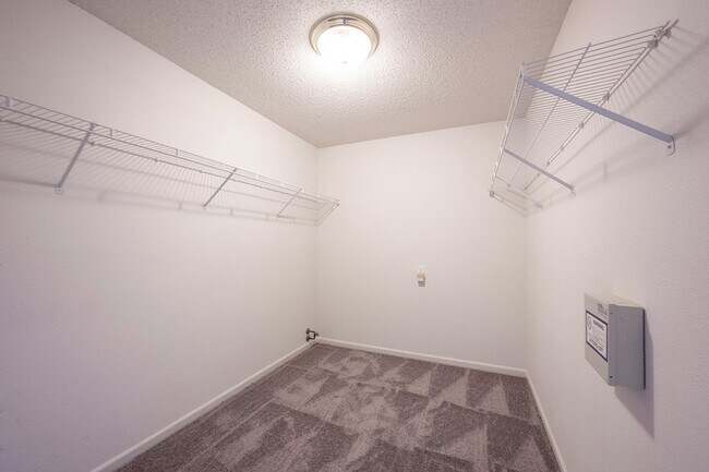 Building Photo - 10290 Tournon Dr