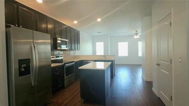 Building Photo - 5520 Angel Fish Ct